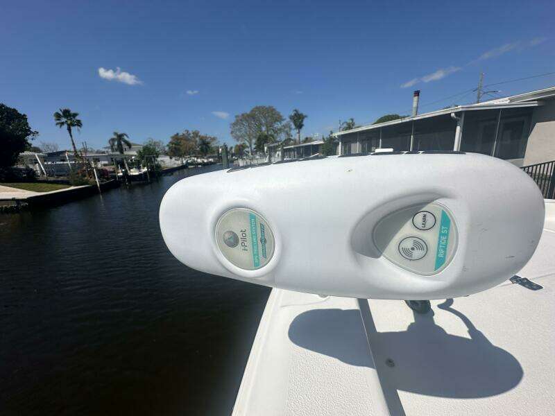 2016 Sea Hunt BX 24 BR