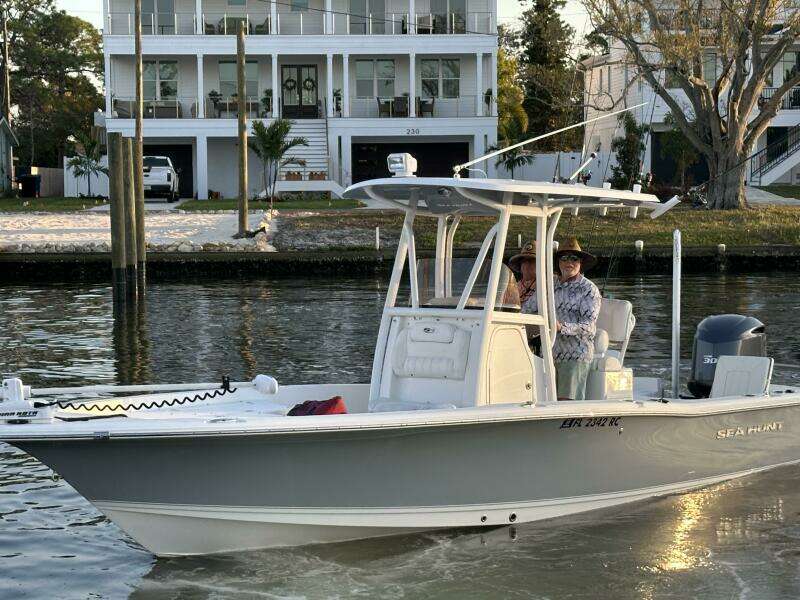 2016 Sea Hunt BX 24 BR