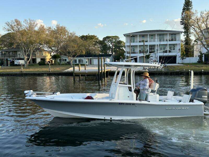 2016 Sea Hunt BX 24 BR