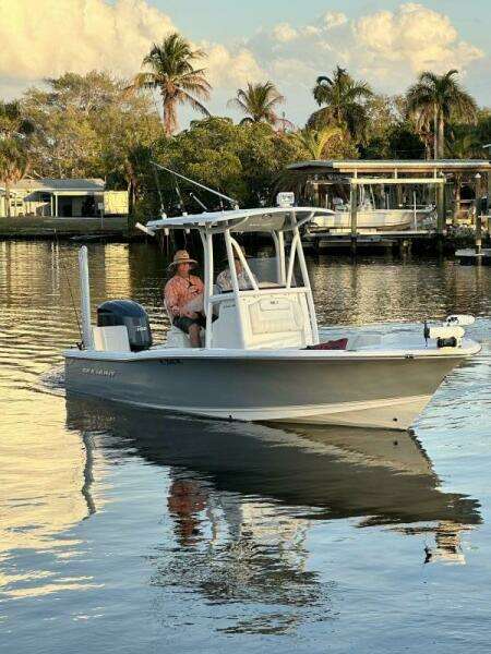 2016 Sea Hunt BX 24 BR