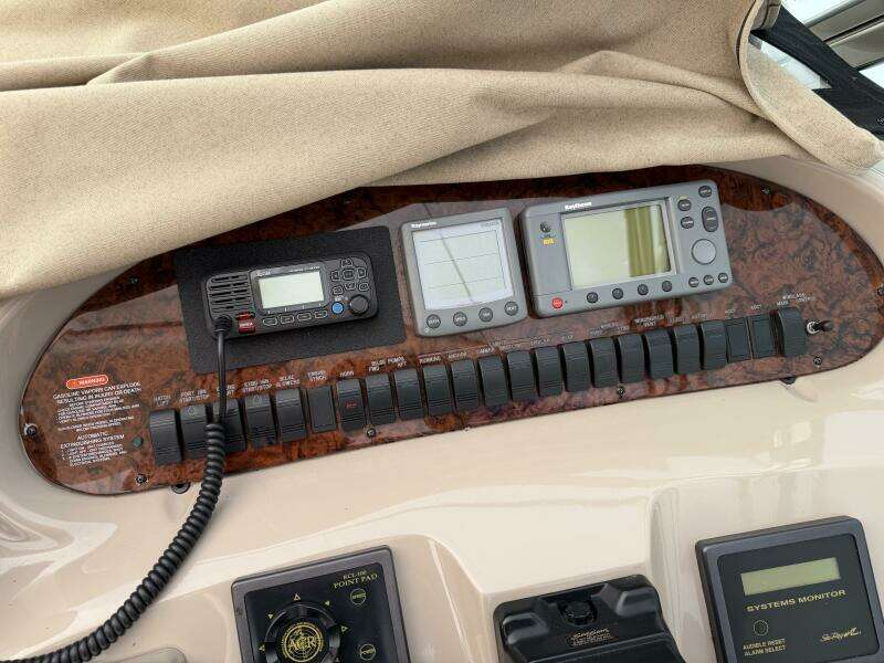 2001 Sea Ray 380 Sundancer