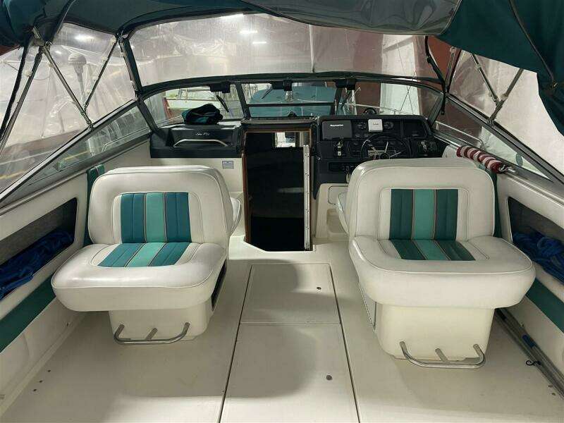 1993 Sea Ray 300 Weekender