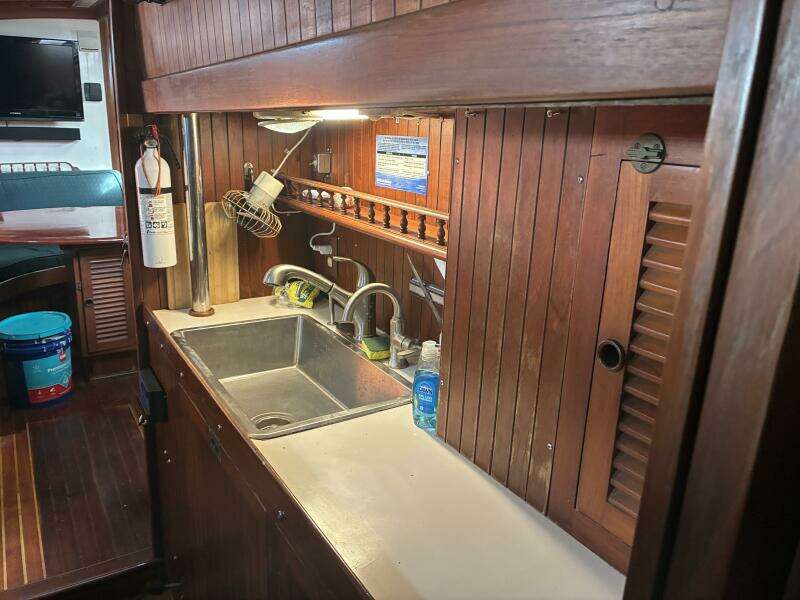 1983 Vagabond 42 Ketch