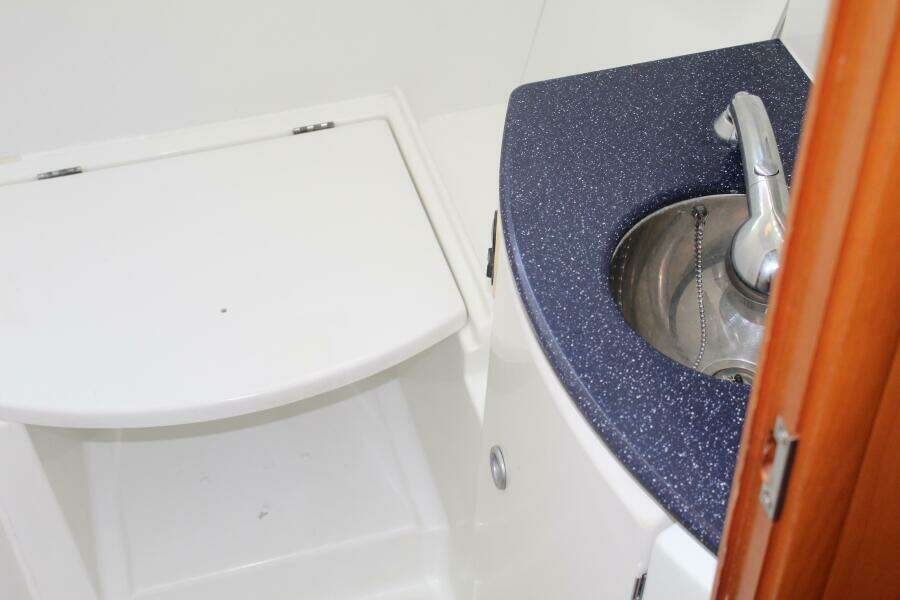 2004 Lagoon 43 Power Cat