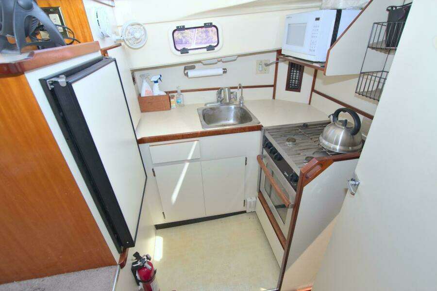 2004 Camano 31 Troll