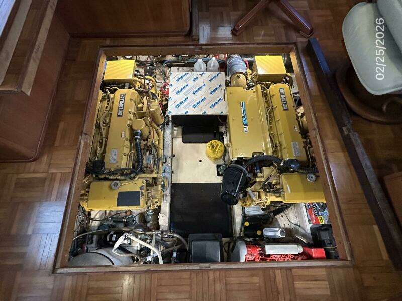 42' Jefferson engine room access