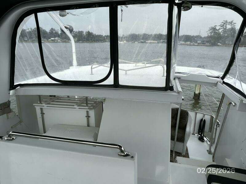 42' Jefferson flybridge aft