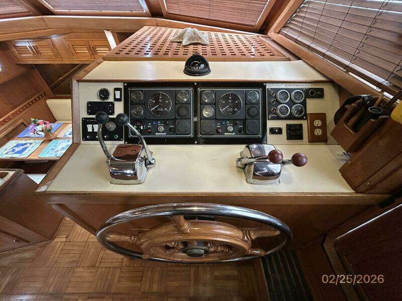 42' Jefferson lower helm2