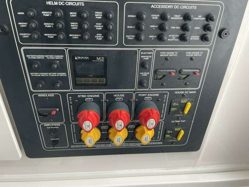 2019 Sea Fox 328 Commander