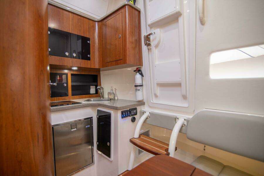 Regulator 41 - Wound Up II - Interior Cabin