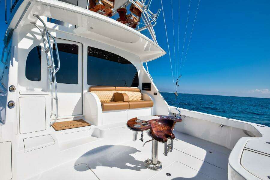 Viking 48 - Dorothy Marie - Cockpit