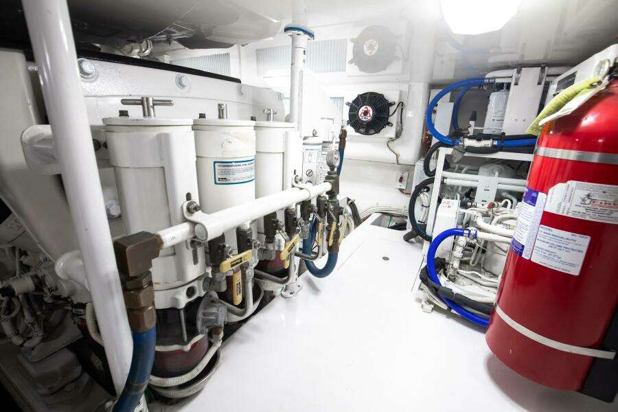 Viking 48 - Dorothy Marie - Engine Room