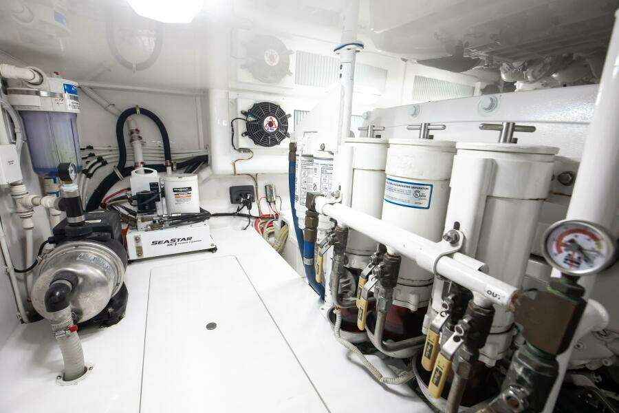 Viking 48 - Dorothy Marie - Engine Room