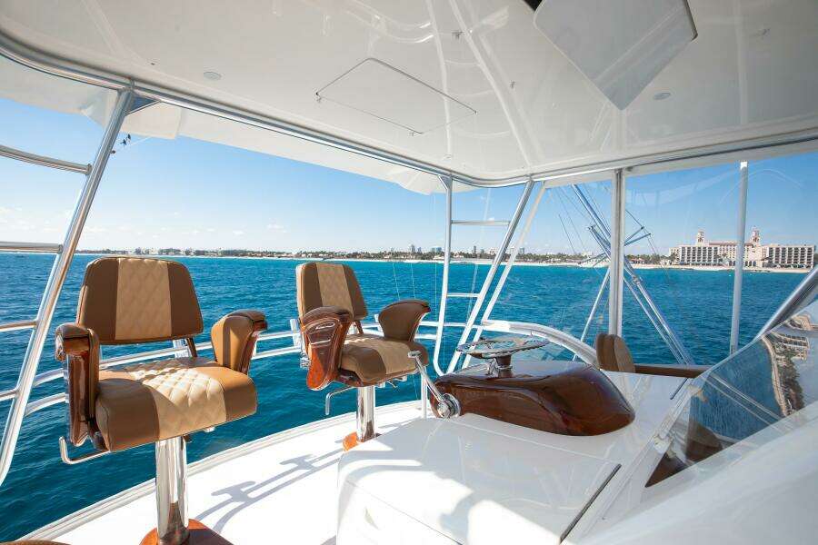 Viking 48 - Dorothy Marie - Flybridge Helm Seats