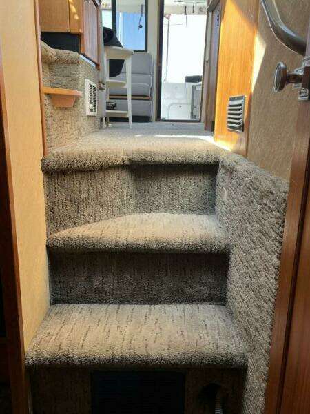 1996 Bayliner 3788 Command Bridge