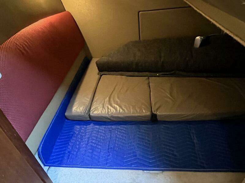 1996 Bayliner 3788 Command Bridge