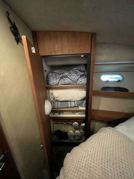 1996 Bayliner 3788 Command Bridge