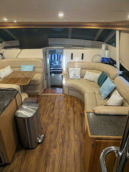 Carver 455 Aft Cabin