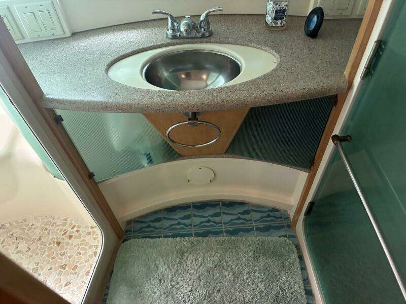 Carver 455 Aft Cabin