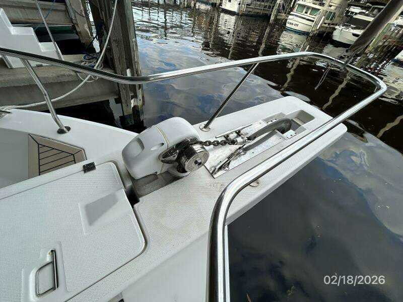 43' Mainship anchor windlass2