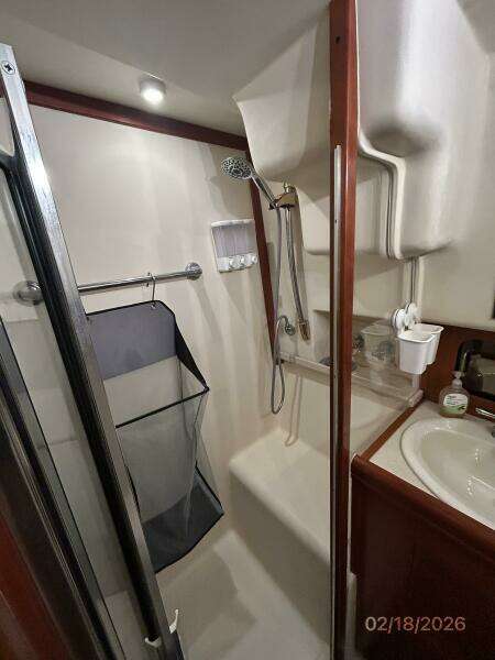 43' Mainship master stateroom shower