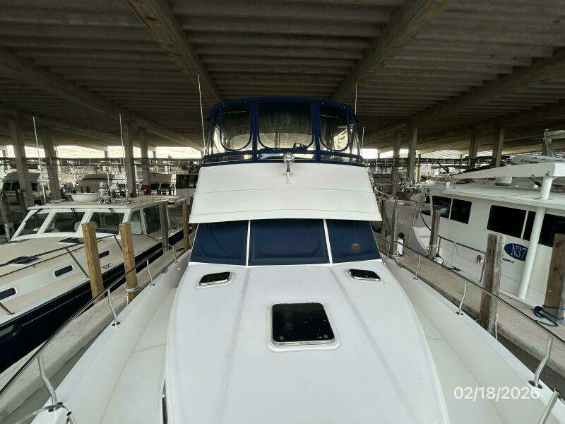 43' Mainship foredeck aft