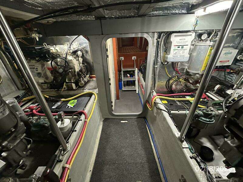 43' Mainship engine room forward
