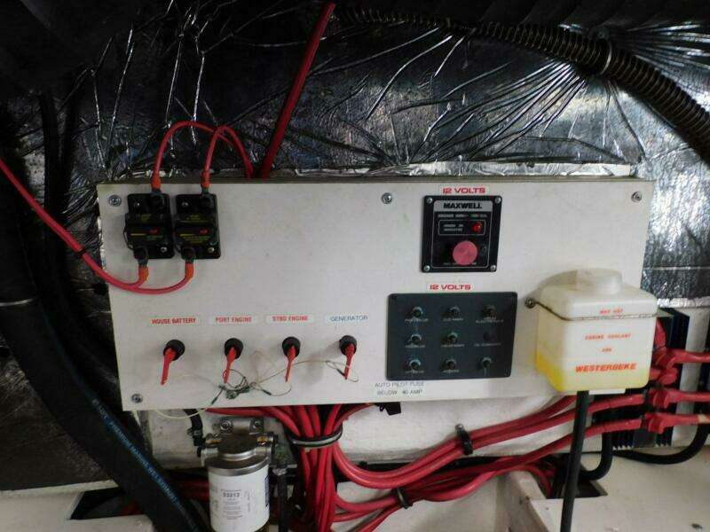 1995 Tiara Yachts 3500 Express