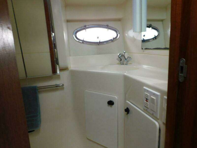 1995 Tiara Yachts 3500 Express