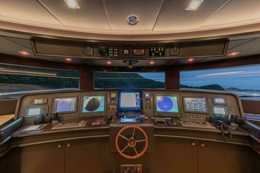 Bridge Deck Forward Helm