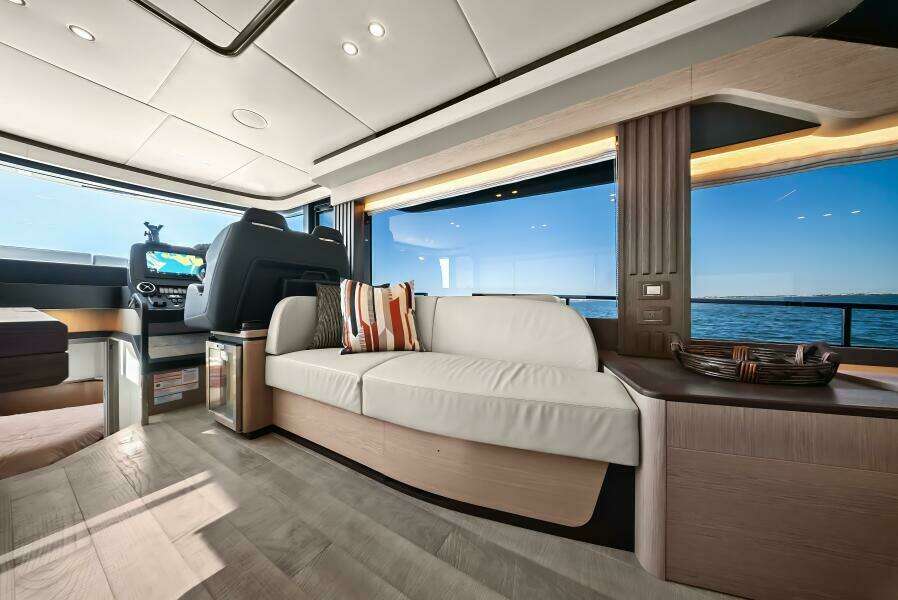 2025 Absolute Navetta 53 -Salon