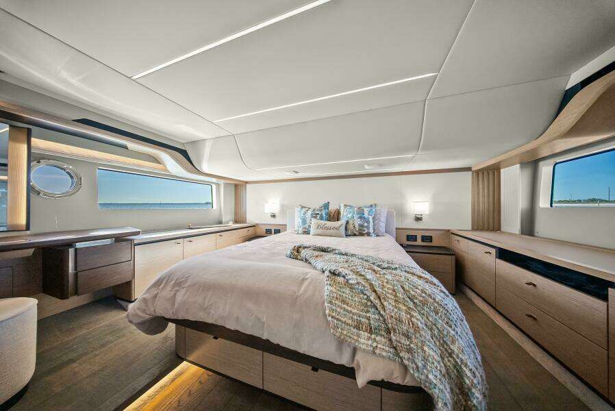 2025 Absolute Navetta 53 - Stateroom