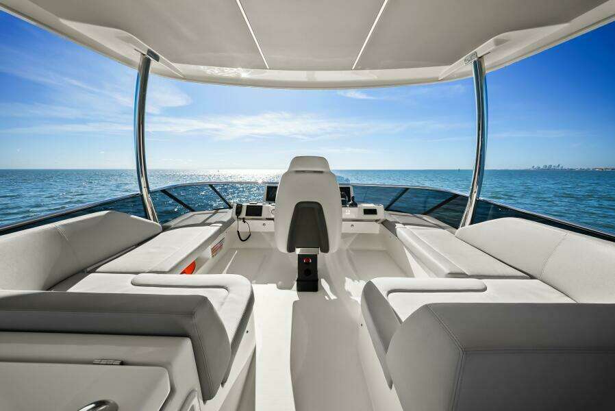 2025 Absolute Navetta 53