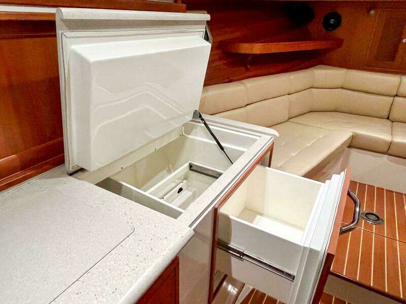 2009 MJM 34Z Downeast