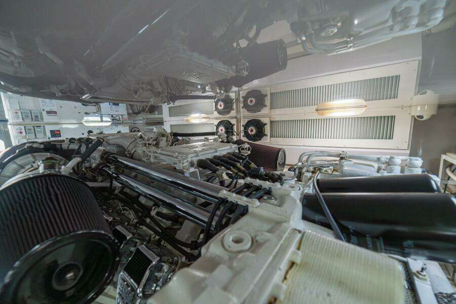 2006 Viking 56 "Scandaloso"