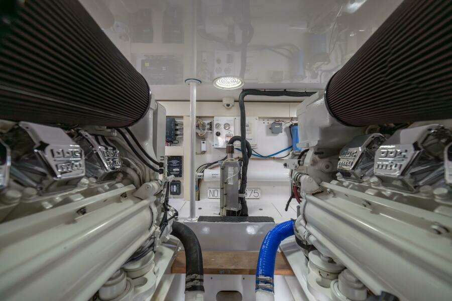 2006 Viking 56 "Scandaloso"