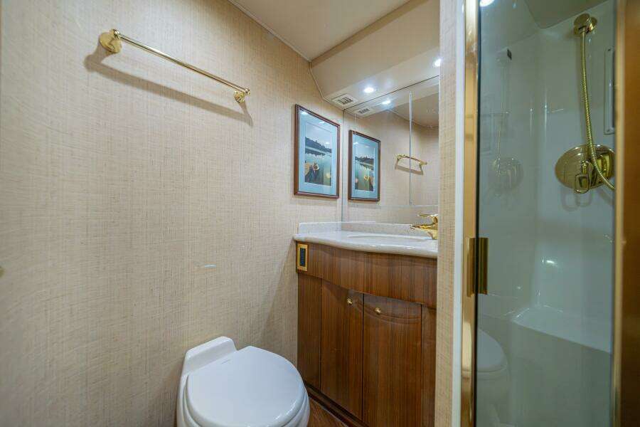 2006 Viking 56 "Scandaloso" - Head