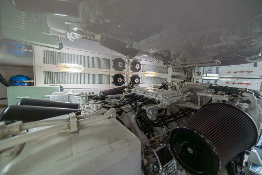 2006 Viking 56 "Scandaloso"