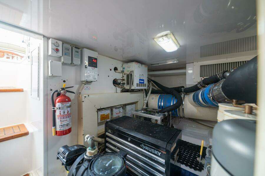 2006 Viking 56 "Scandaloso" - Engine room