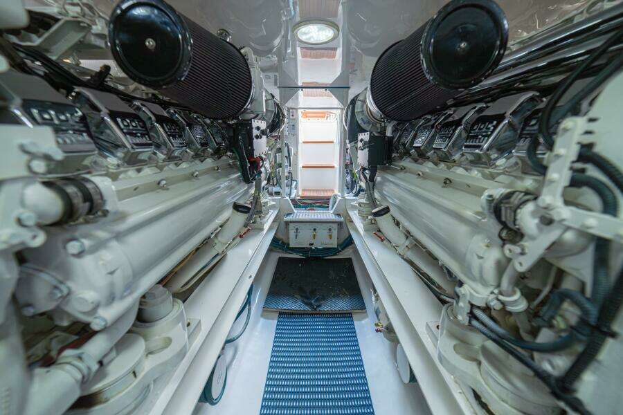 2006 Viking 56 "Scandaloso"