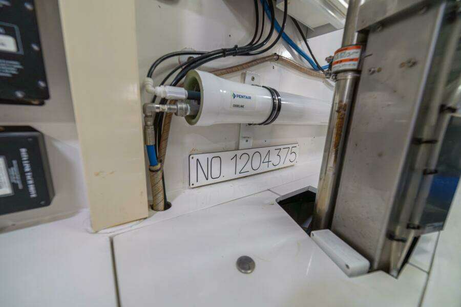 2006 Viking 56 "Scandaloso"