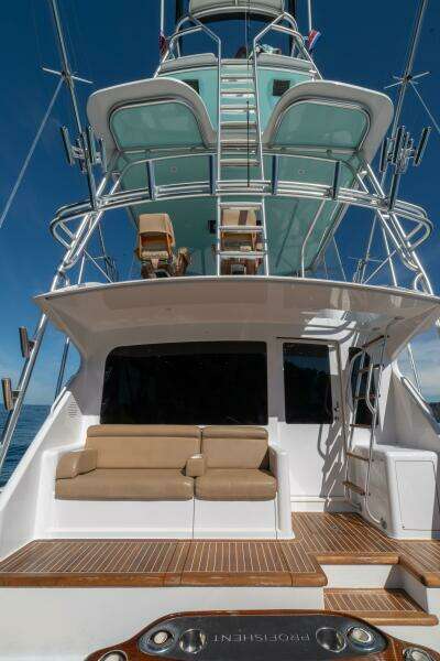 2006 Viking 56 "Scandaloso" - Mezzanine