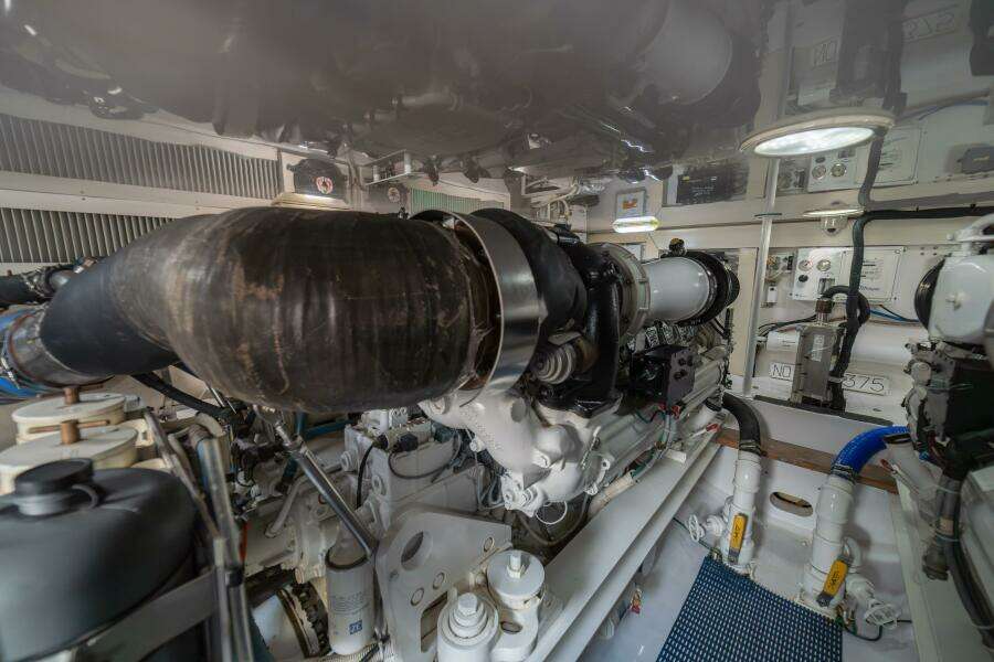 2006 Viking 56 "Scandaloso"