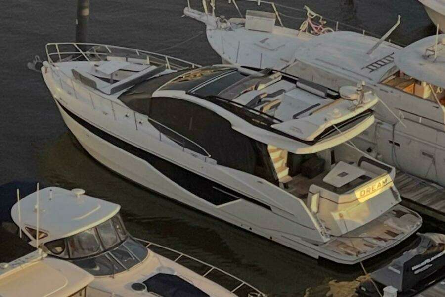 2019 Galeon 470 Sky