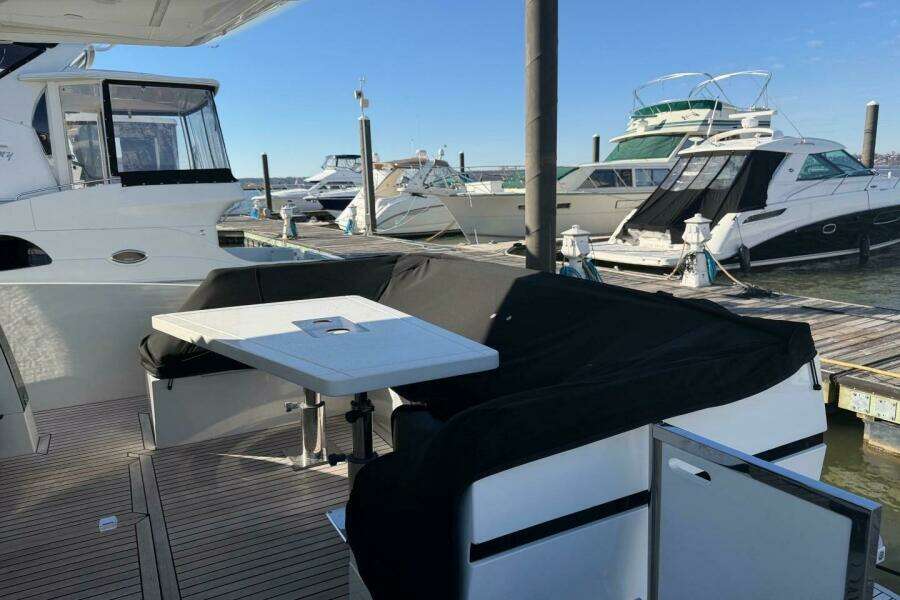 2019 Galeon 470 Sky