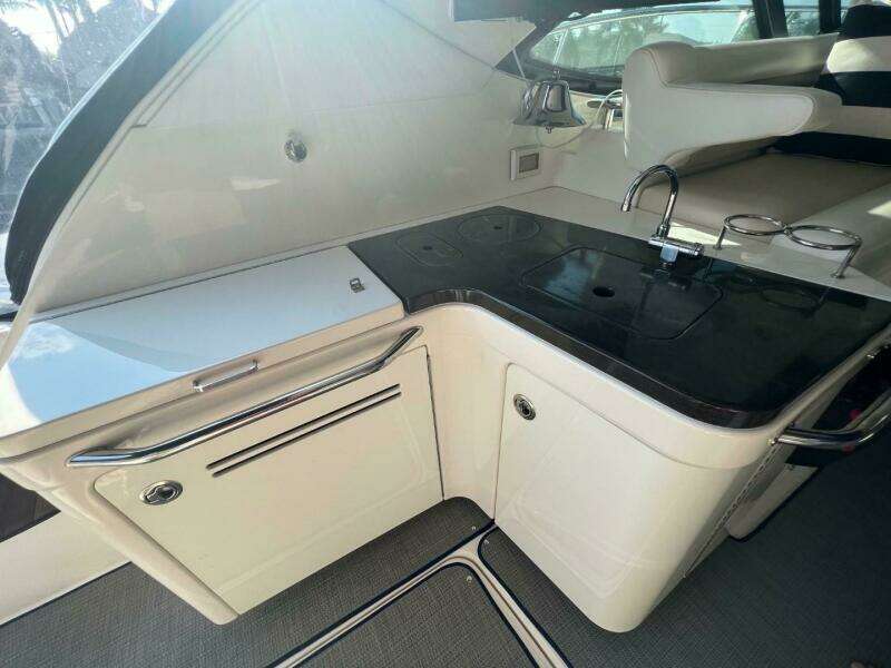 2014 Sea Ray 410 Sundancer