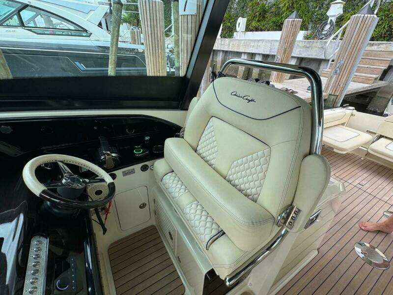 2022 Chris-Craft Calypso 35