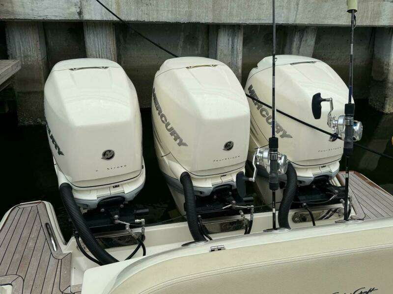 2022 Chris-Craft Calypso 35