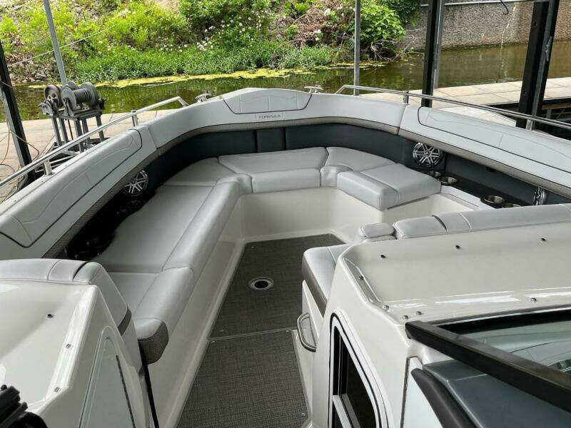 2020 Formula 350 Crossover Bowrider