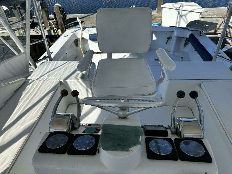 1997 Luhrs 32 Open